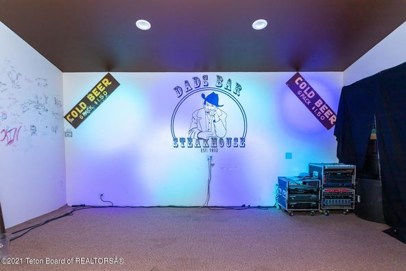 285 N Main St, Thayne, WY 83127